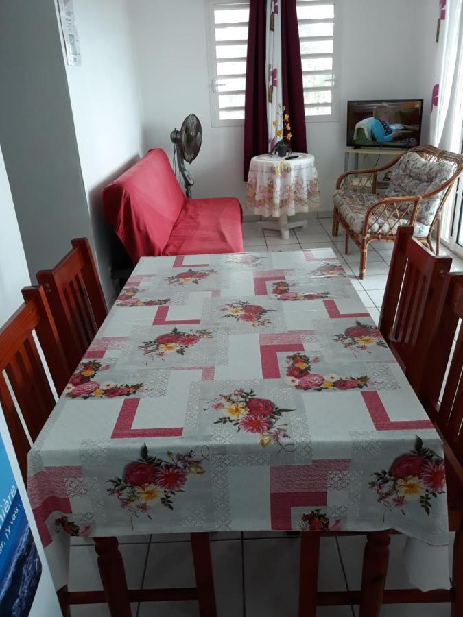 Villa Kazaluce - Appartement 2 Chambres Le Moule Luaran gambar